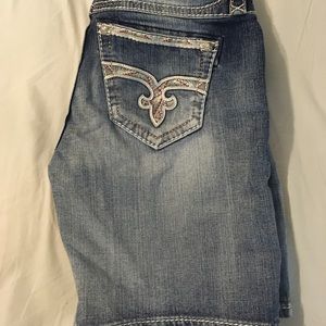 Rock Revival Jeans short mid rise NWOT 27 easy